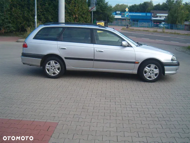 Toyota Avensis 1.8 VVT-i Terra Plus - 9