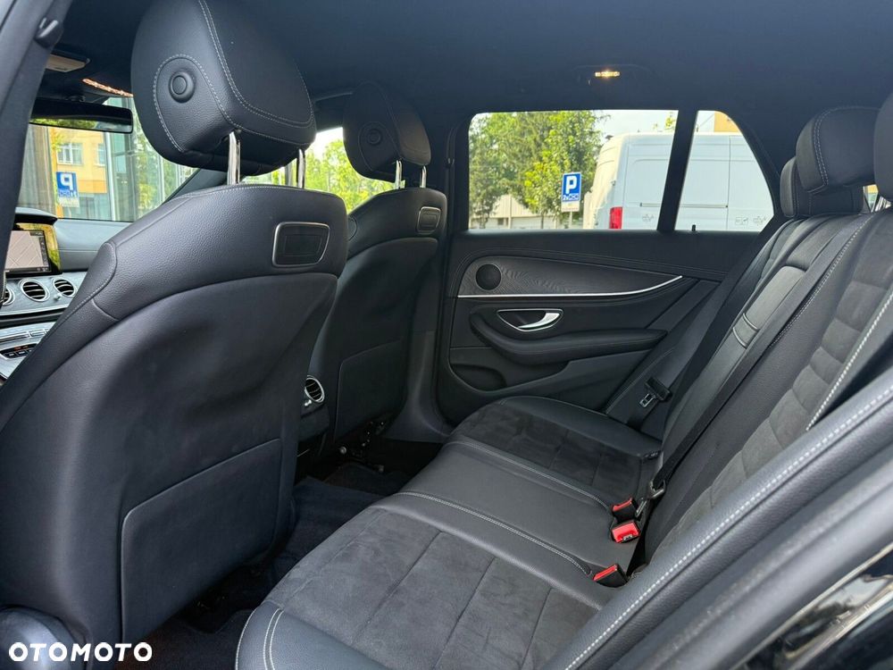 Mercedes-Benz Klasa E 300 de AMG - 6