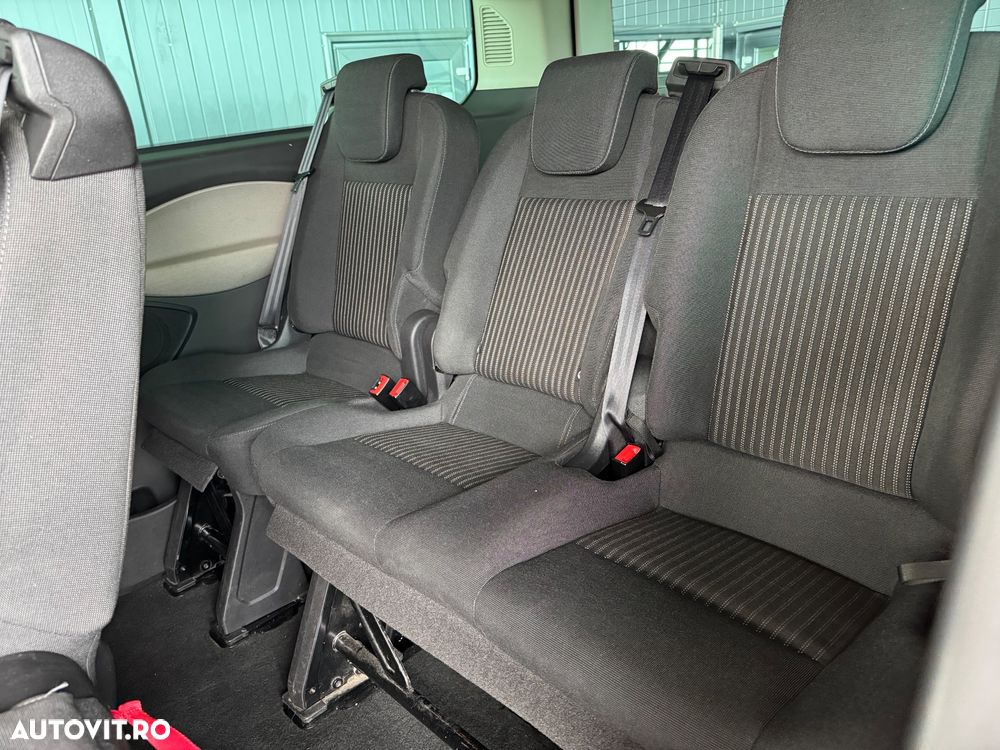 Ford Tourneo Custom - 15