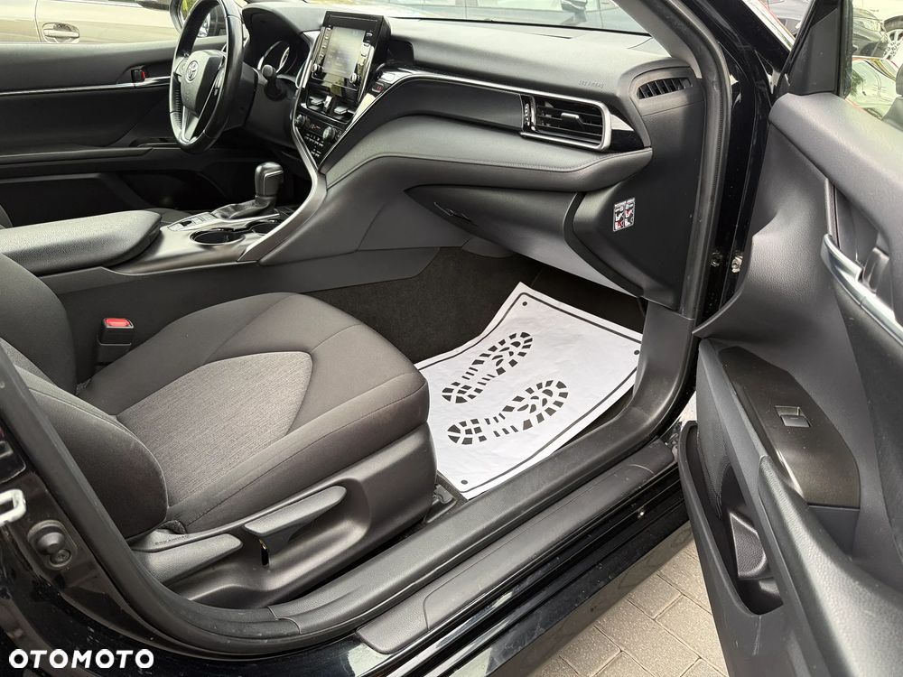 Toyota Camry 2.5 Hybrid Comfort CVT - 18