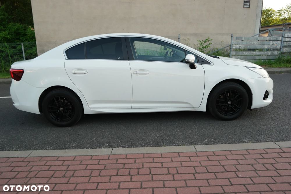 Toyota Avensis 1.8 Active - 13