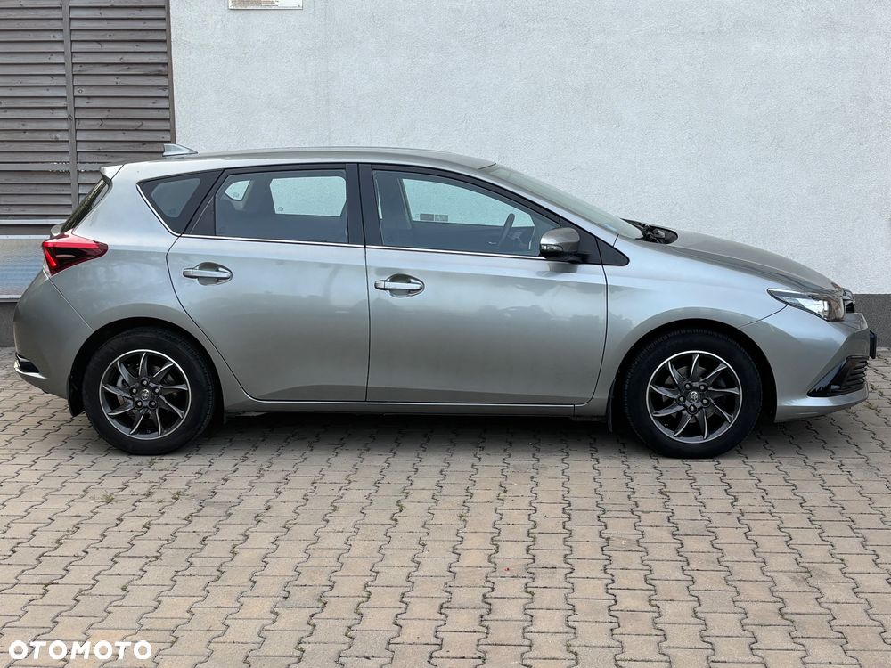 Toyota Auris 1.6 Premium MS - 2