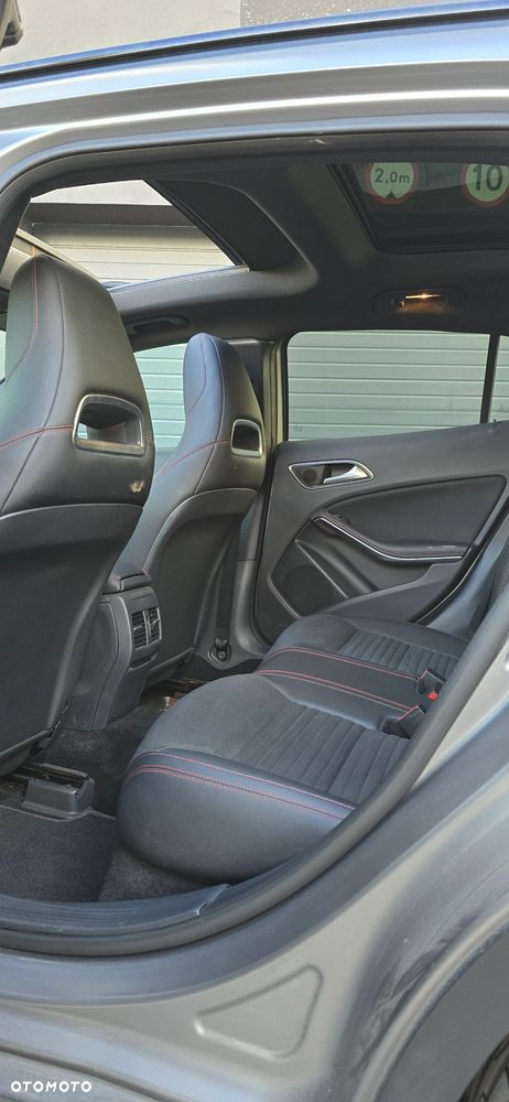 Mercedes-Benz GLA 220 d AMG Line - 20