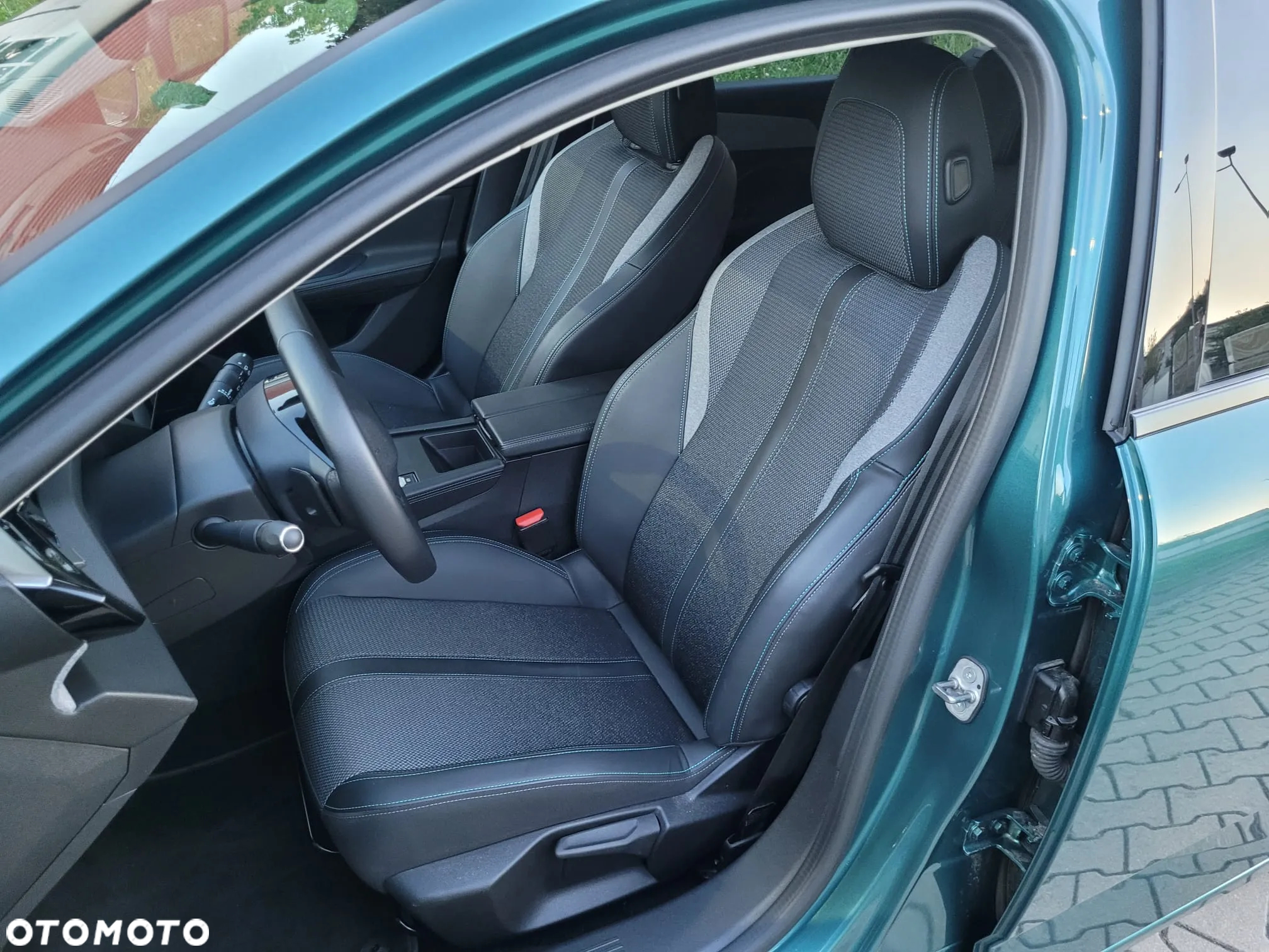 Peugeot 308 SW Plug-In Hybrid 225 e-EAT8 GT - 27