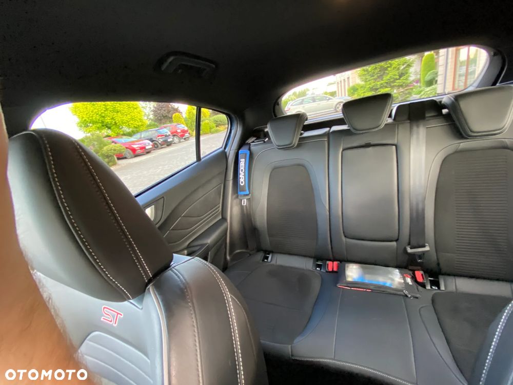 Ford Focus 2.3 EcoBoost ST-3 - 18