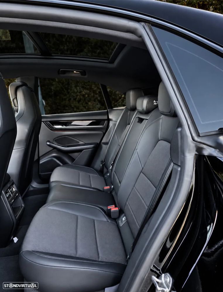 Porsche Macan Electric 4 - 14