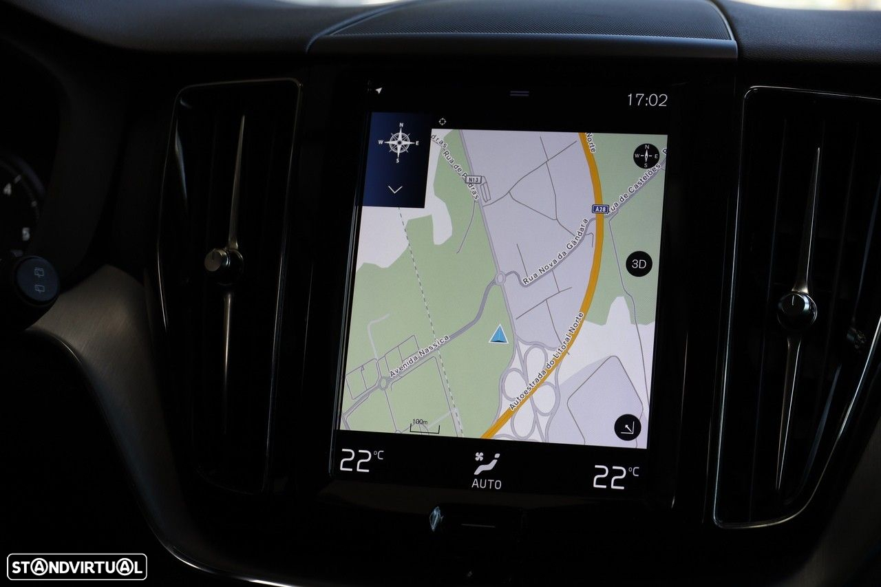 Volvo XC 60 2.0 D4 Momentum Geartronic - 15