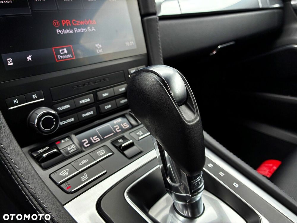 Porsche 718 Cayman - 30