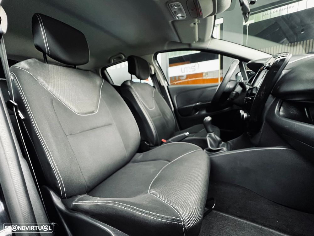 Renault Clio 0.9 TCe Limited - 28