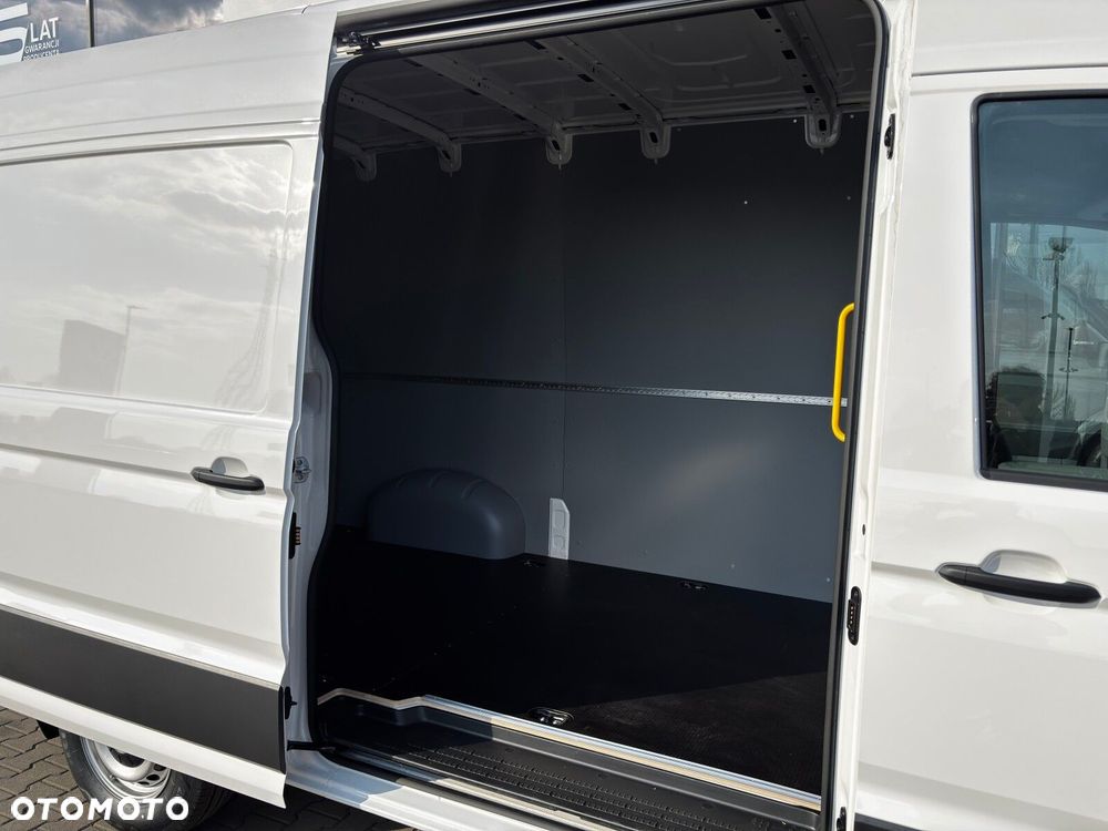 Volkswagen Crafter 35 2.0 TDI L3H3 3640 177 KM - 17