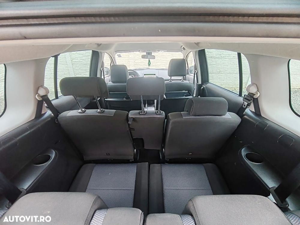 Mazda 5 - 11