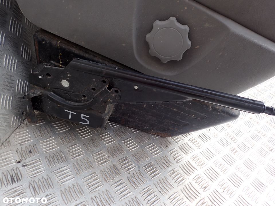 FOTEL KIEROWCY MULTIVAN  VW T5 - 4