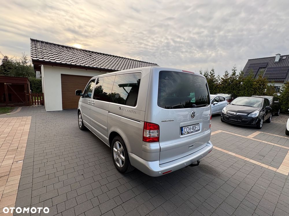 Volkswagen Multivan - 12