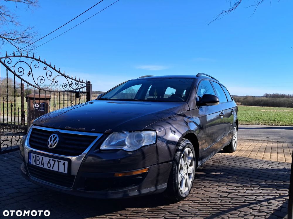Volkswagen Passat - 1
