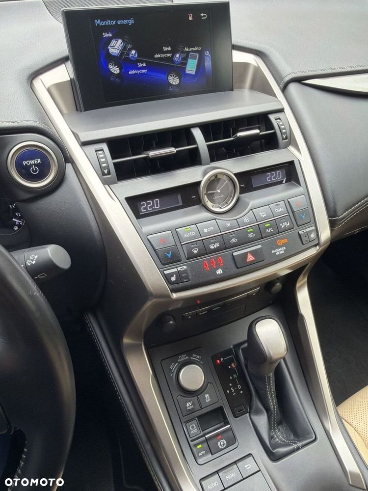 Lexus NX 300h Comfort AWD - 19