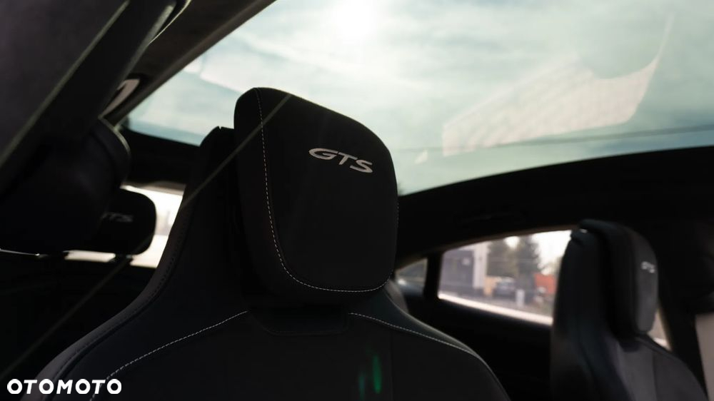 Porsche Taycan GTS - 27