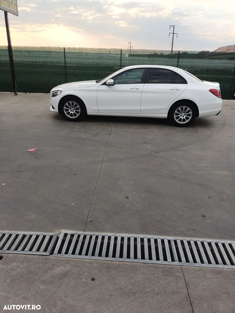 Mercedes-Benz C - 16