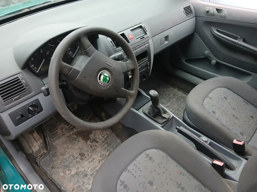 SKODA FABIA 1 1.4 MPI silnik AZF skrzynia GCG napęd sanki belka wahacz wahacze zacisk zaciski zwrotnica piasta kopyto mc person - 3
