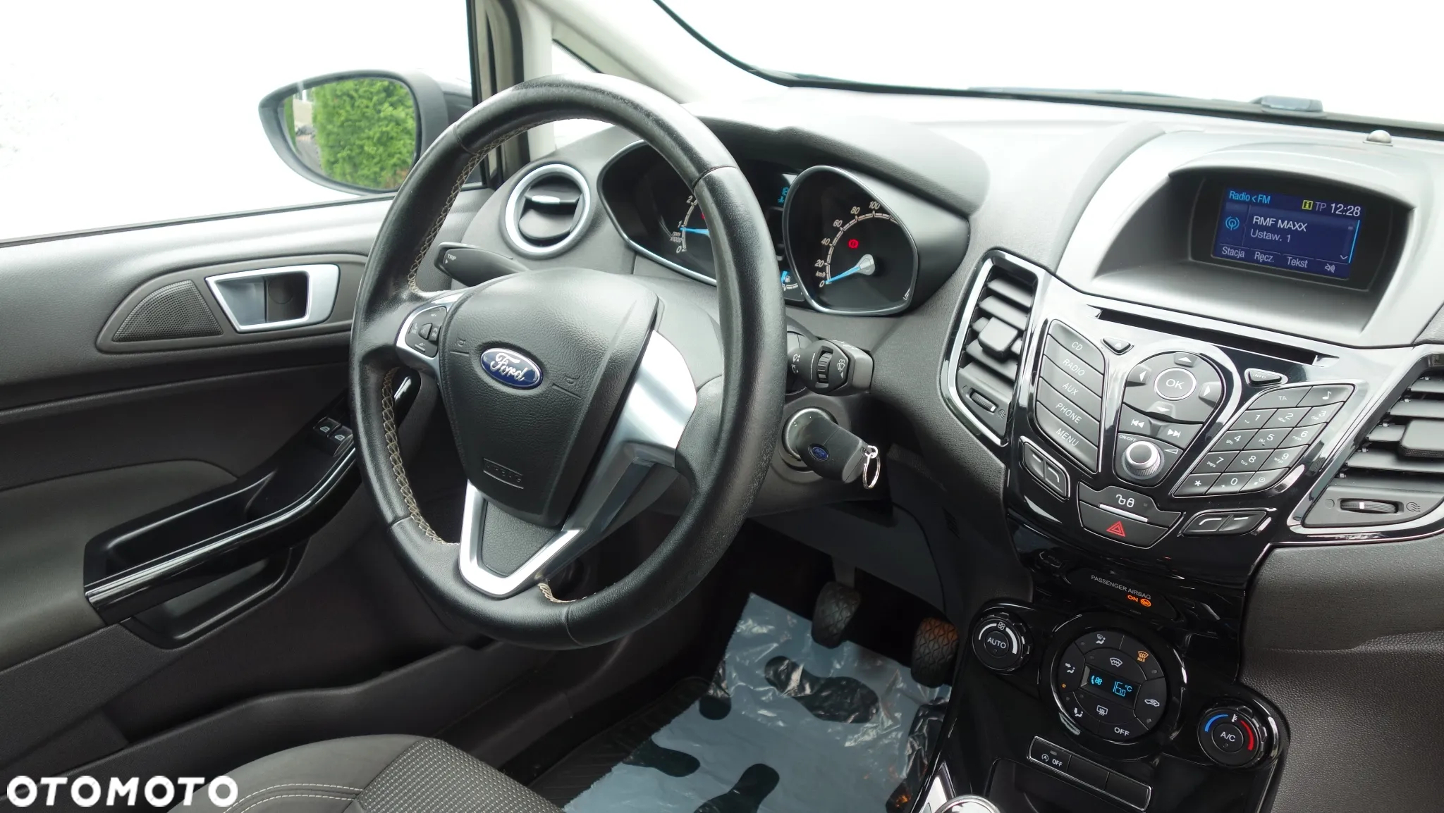 Ford Fiesta 1.0 EcoBoost Titanium - 29