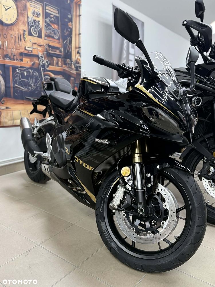 QJMOTOR SRK 800RR - 15