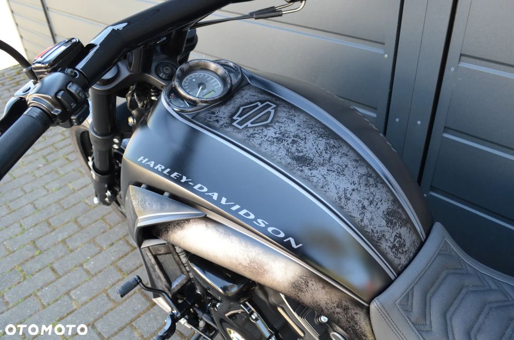 Harley-Davidson V-Rod Night Rod - 29