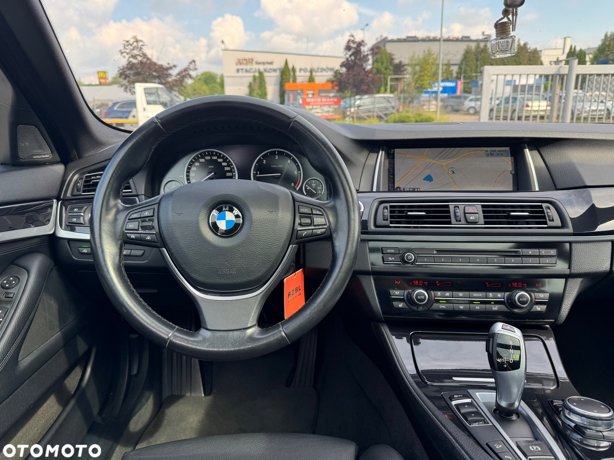 BMW Seria 5 520d xDrive - 32