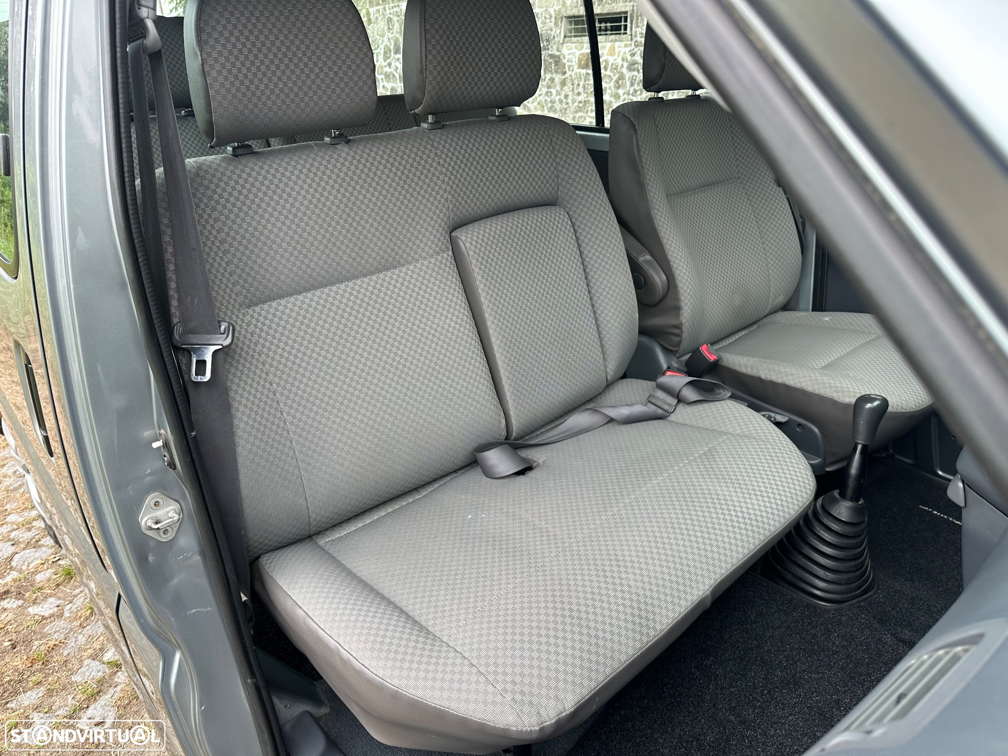 Toyota HiAce 2.5 D-4D 2.6T - 24