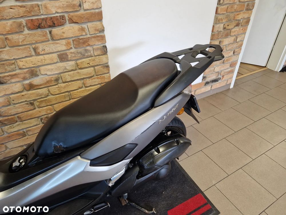 Yamaha NMAX - 11