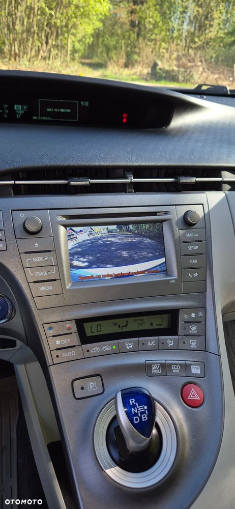 Toyota Prius 1.8 HSD Premium - 14