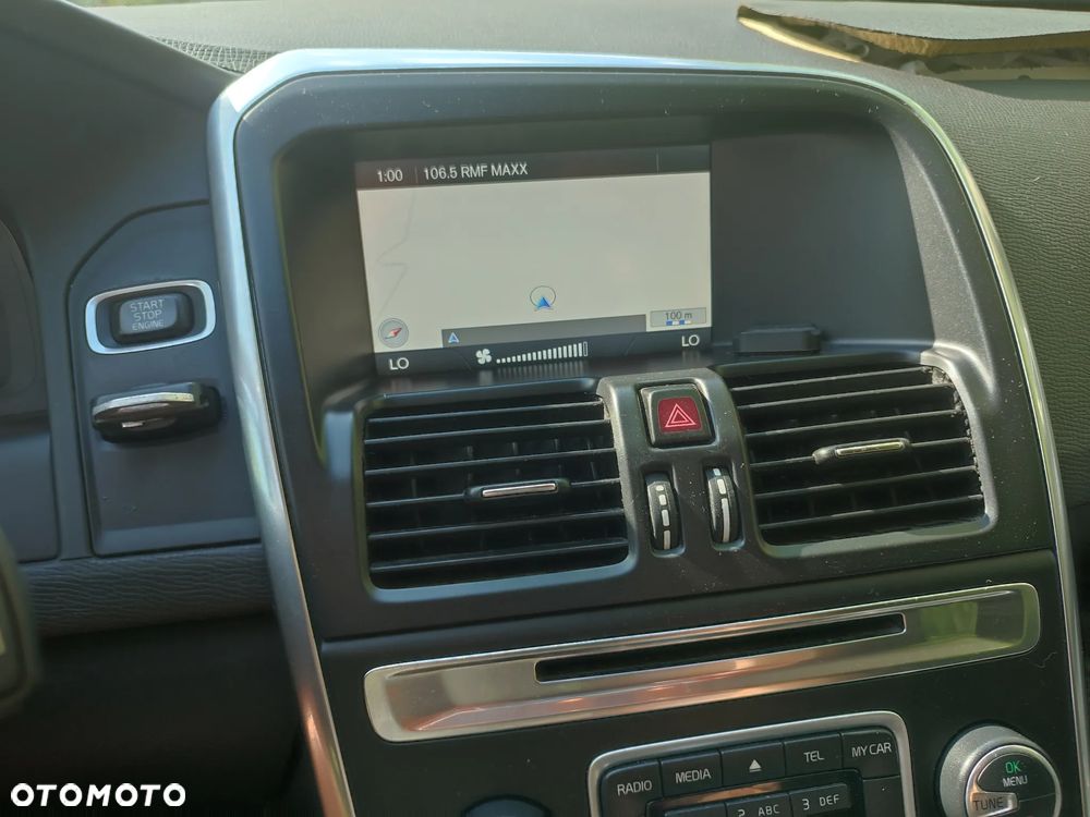 Volvo XC 60 2.4D AWD R-Design - 15