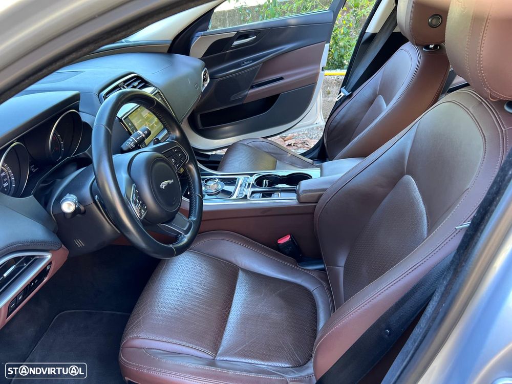 Jaguar XE 20d Aut. Portfolio - 19