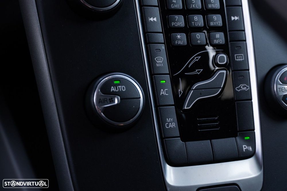 Volvo V40 Cross Country 1.6 D2 Kinetic - 23