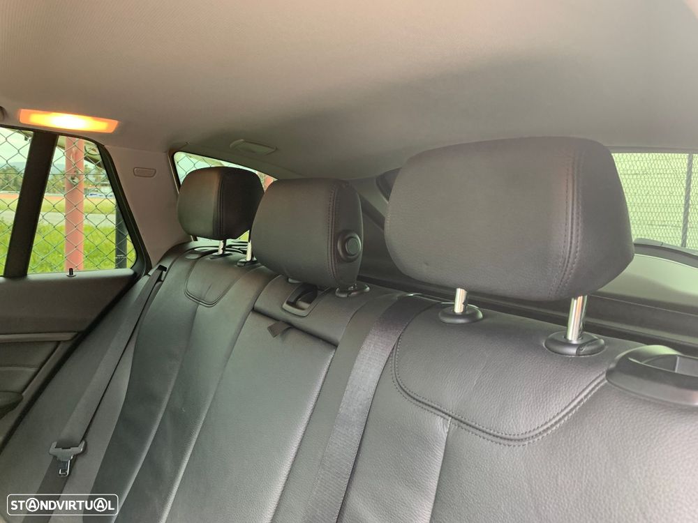 BMW 320 d Auto Pack M - 15