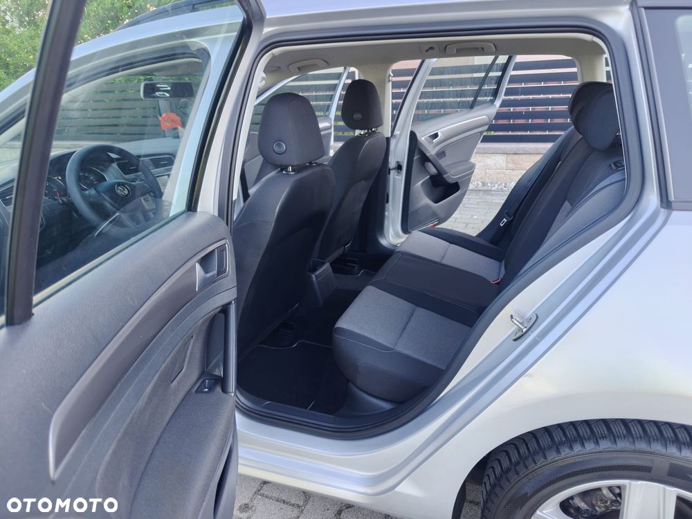 Volkswagen Golf - 10