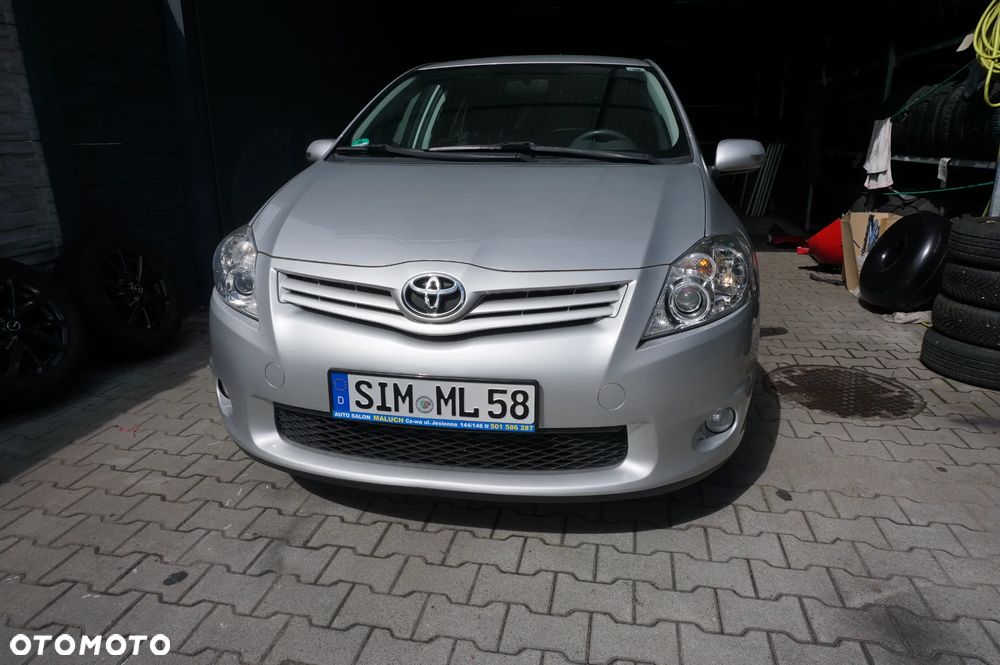 Toyota Auris 1.6 Executive - 1