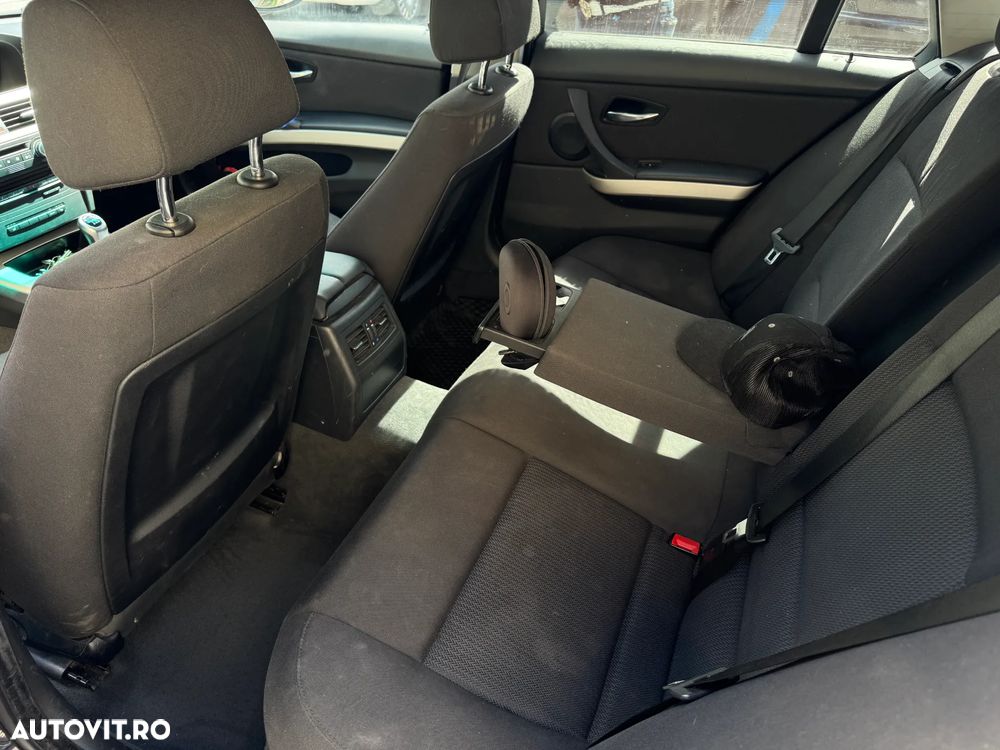 BMW Seria 3 320d - 14