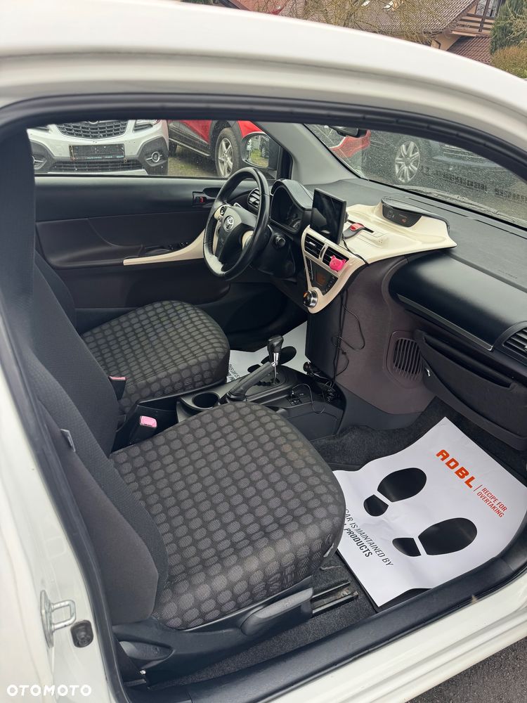 Toyota iQ 1.0 Multidrive + - 18