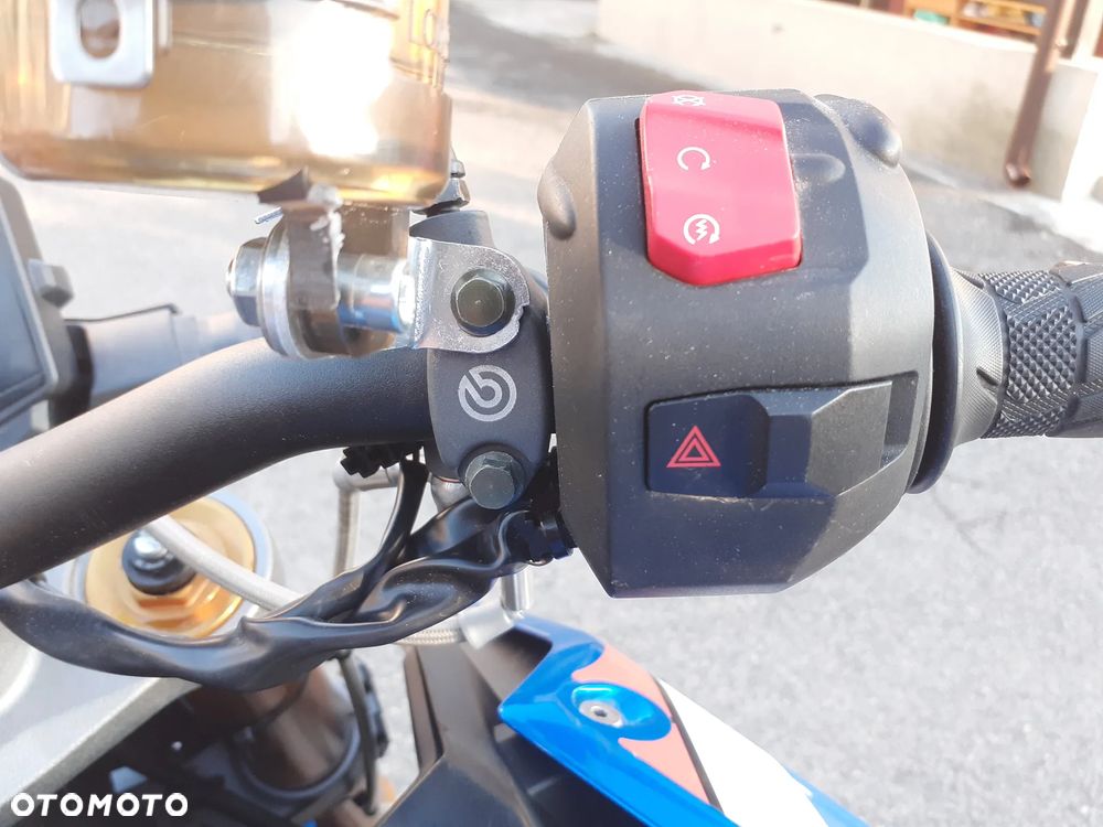 Suzuki GSX 1000 - 23