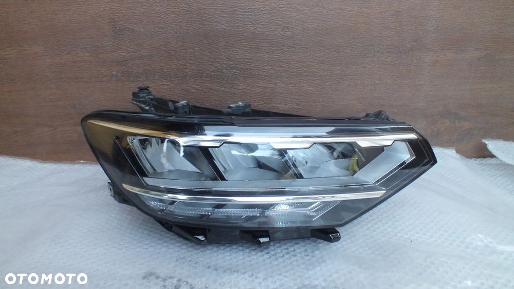Lampa przednia prawa Fulled Volkswagen Passat B8  3G1941036P - 1