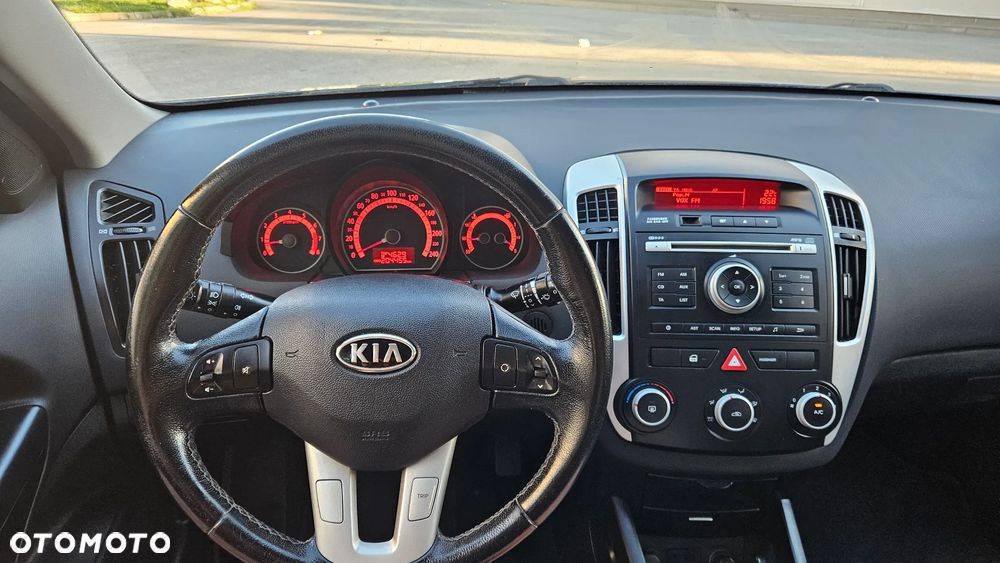 Kia Ceed - 25