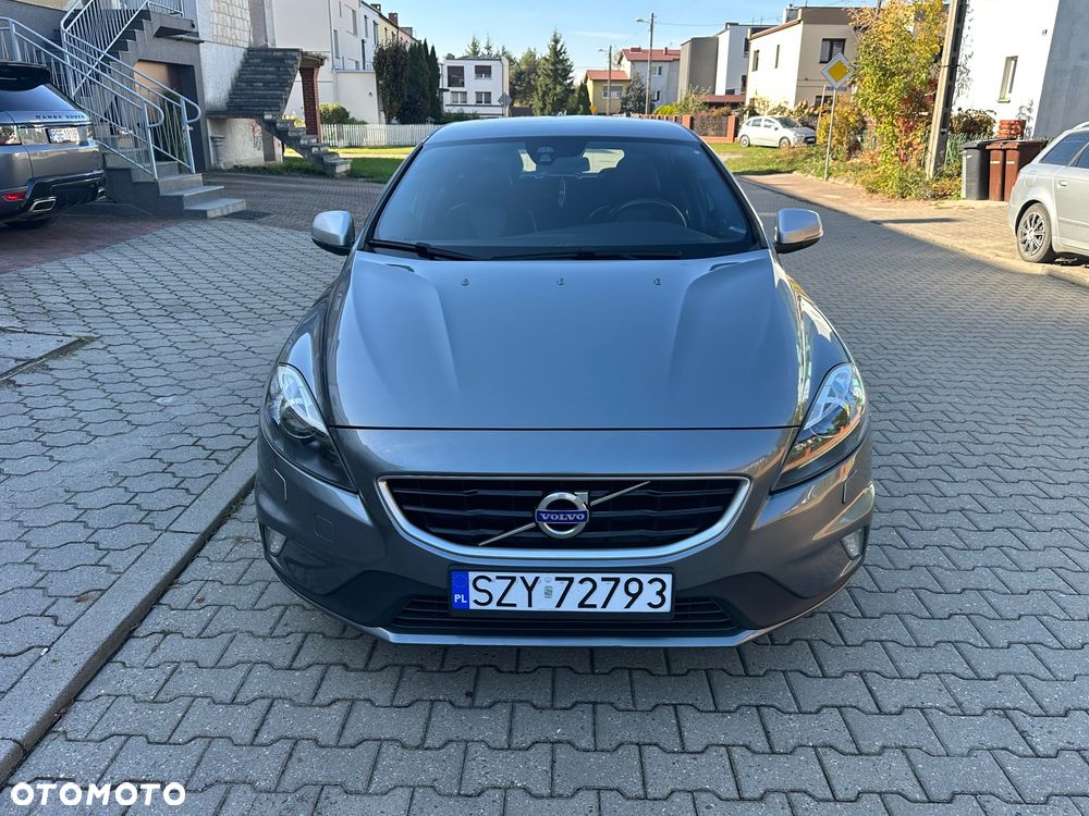 Volvo V40 D2 Drive-E R-Design Momentum - 17
