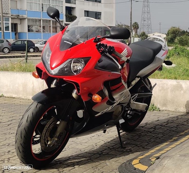 Honda CBR 600 F4i - 7