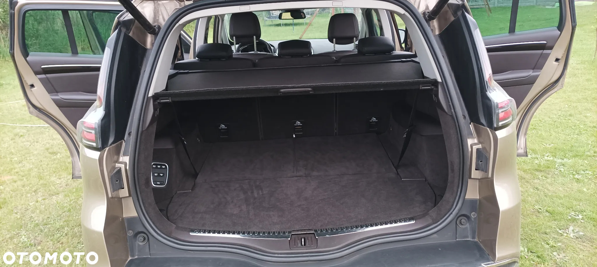 Renault Espace 1.6 dCi Energy Initiale Paris EDC 7os - 13