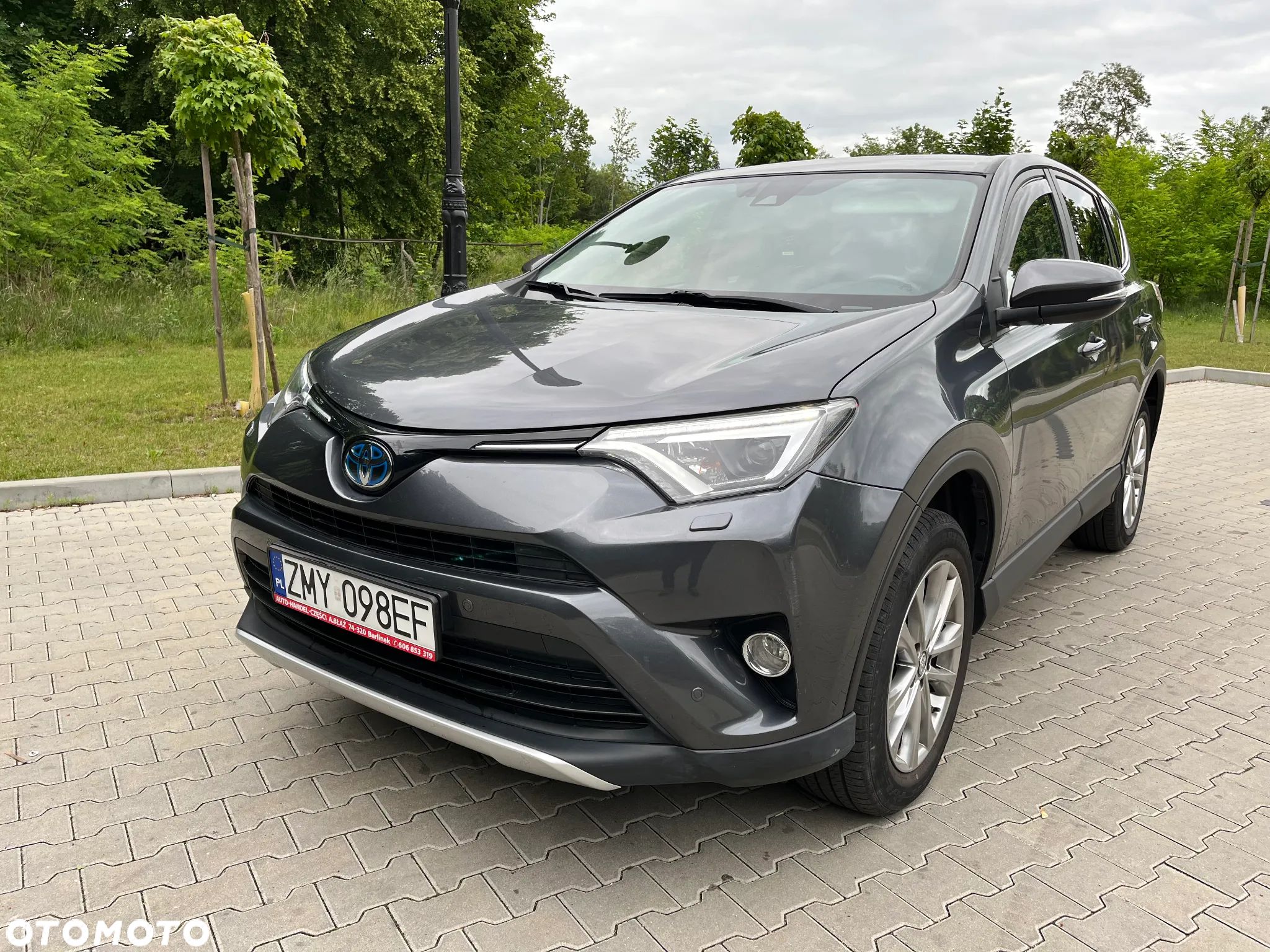 Toyota RAV4 - 1