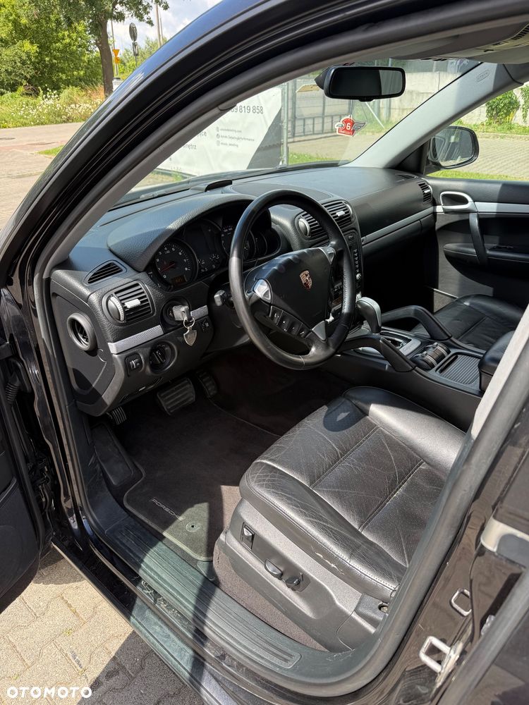 Porsche Cayenne - 9