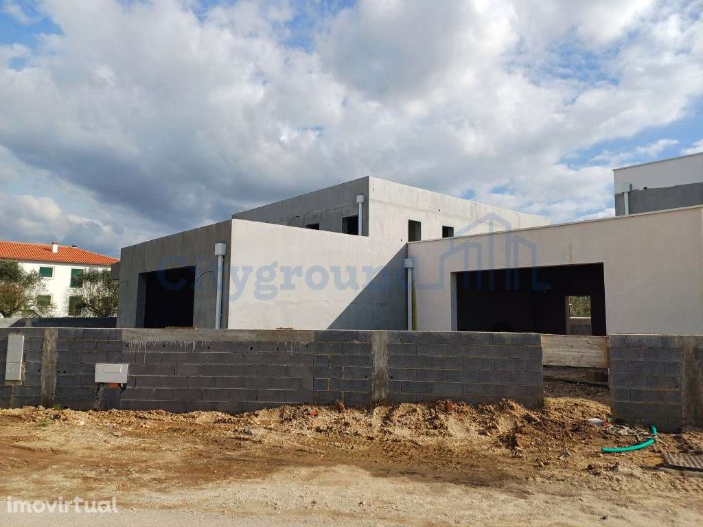 Moradia V4 Contemporânea, a 2 Minutos do Mosteiro da Batalha - Grande imagem: 3/24