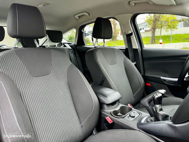 Ford Focus 1.0 EcoBoost S&S Titanium - 7