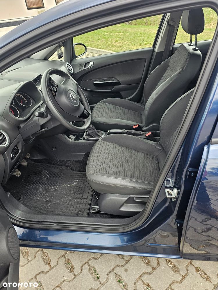 Opel Corsa 1.4 16V Cosmo - 9
