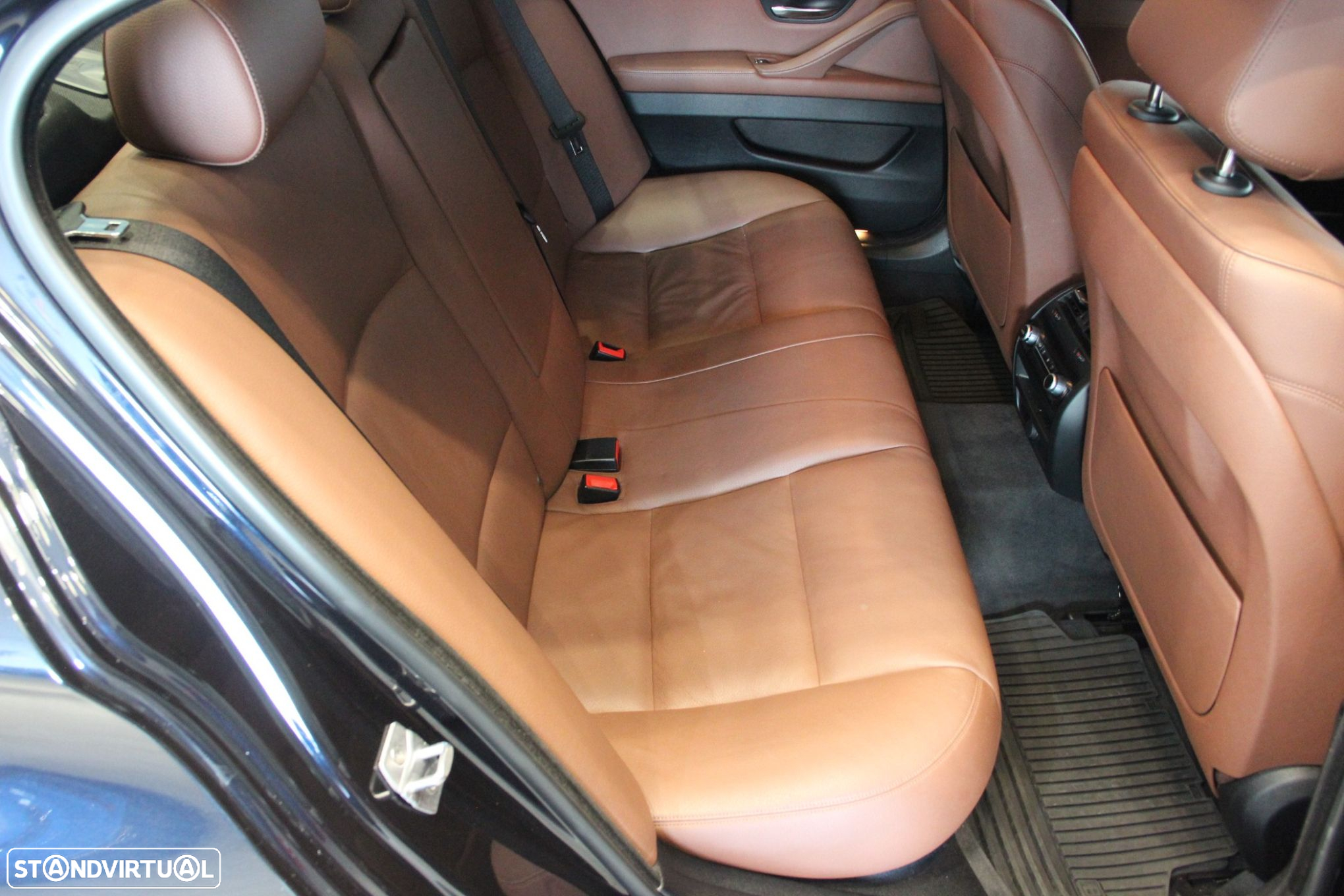 BMW M550d xDrive Auto - 9