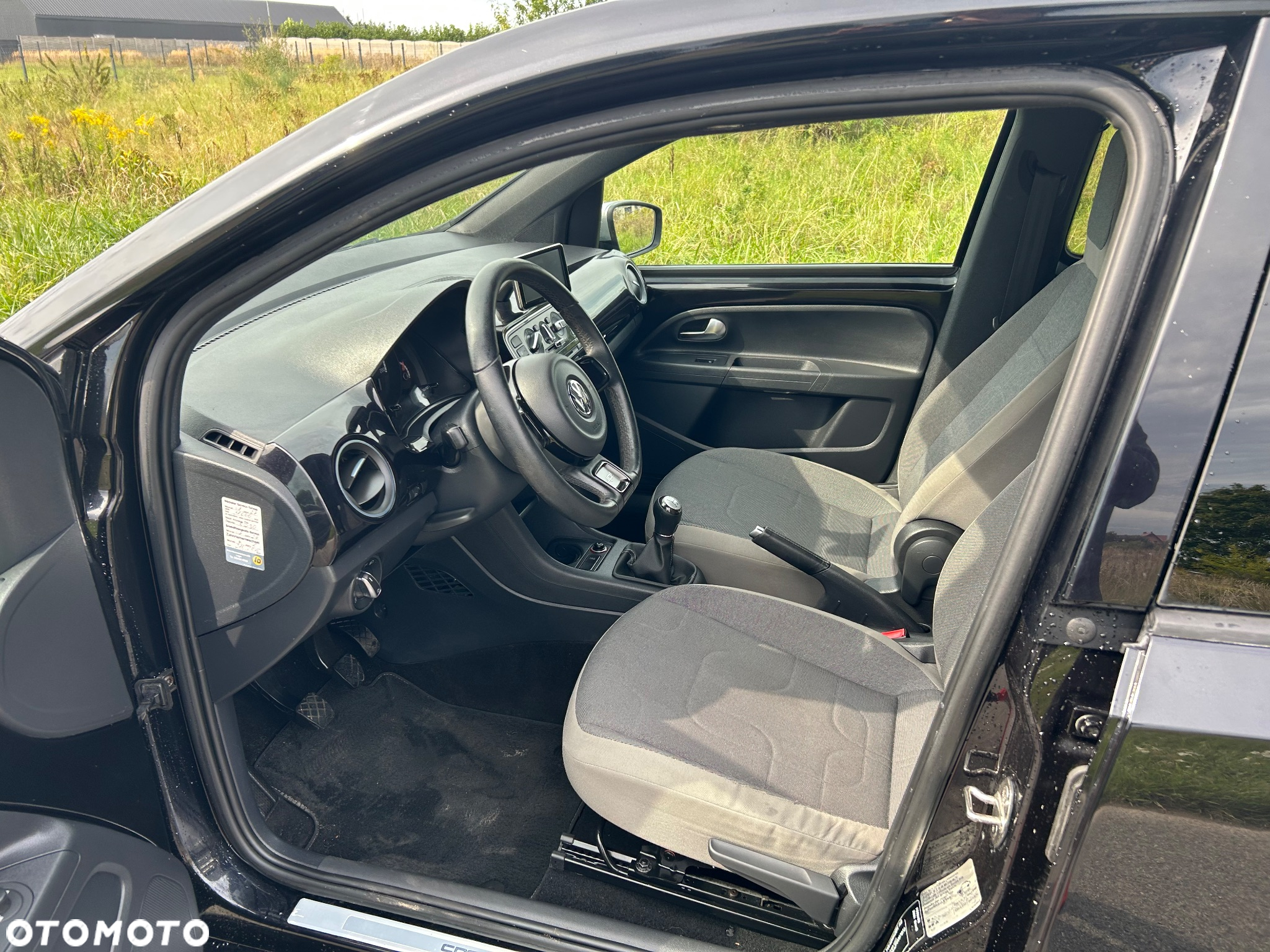 Volkswagen up! 1.0 cross - 16